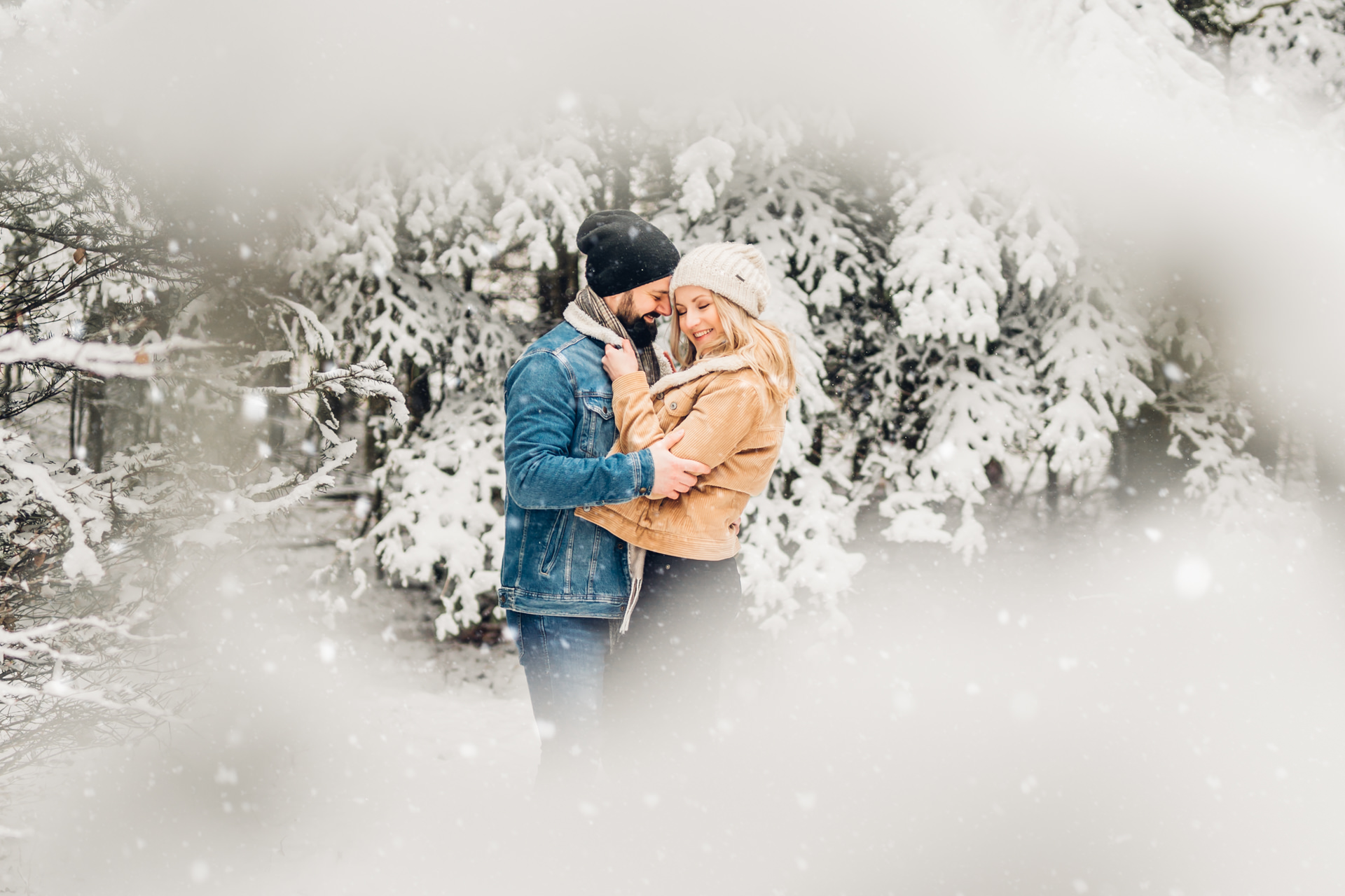 Wintershooting im Schnee, Verlobungsshooting